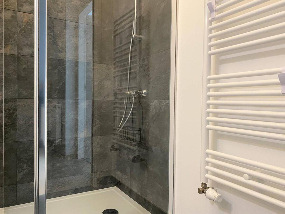 Apartment Neuf Avec Balcon, Proche Du Port De - Fr-1-368-392 *